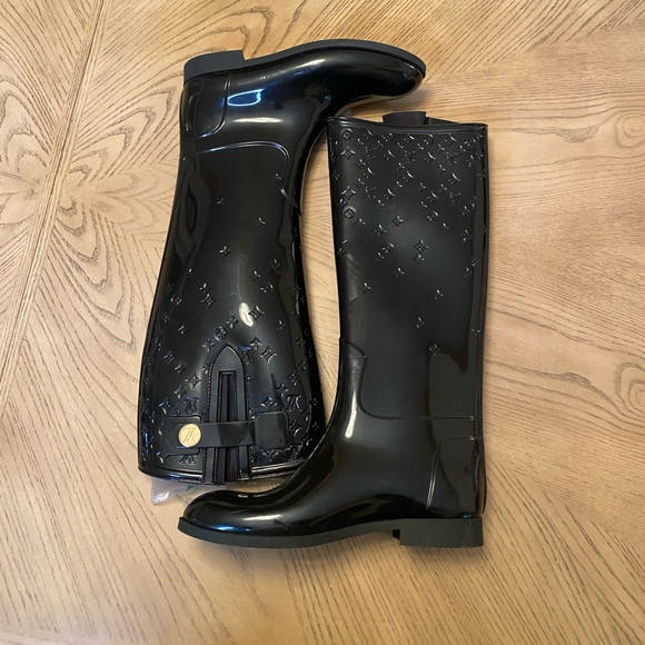 ❤️ Authentic Louis Vuitton Black Rain Boots - Picture 7 of 13